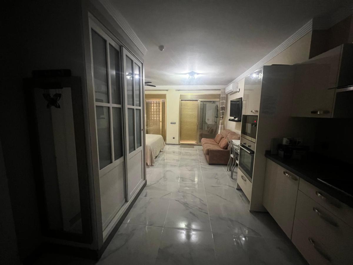Beachfront Apartment - Sea Views - マルベーリャ エクステリア 写真