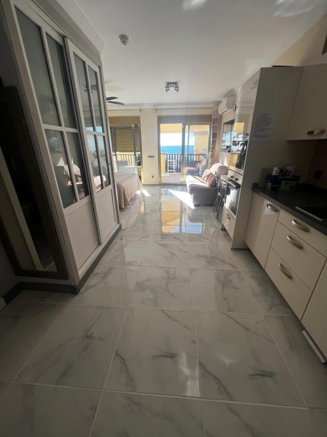 Beachfront Apartment - Sea Views - マルベーリャ エクステリア 写真