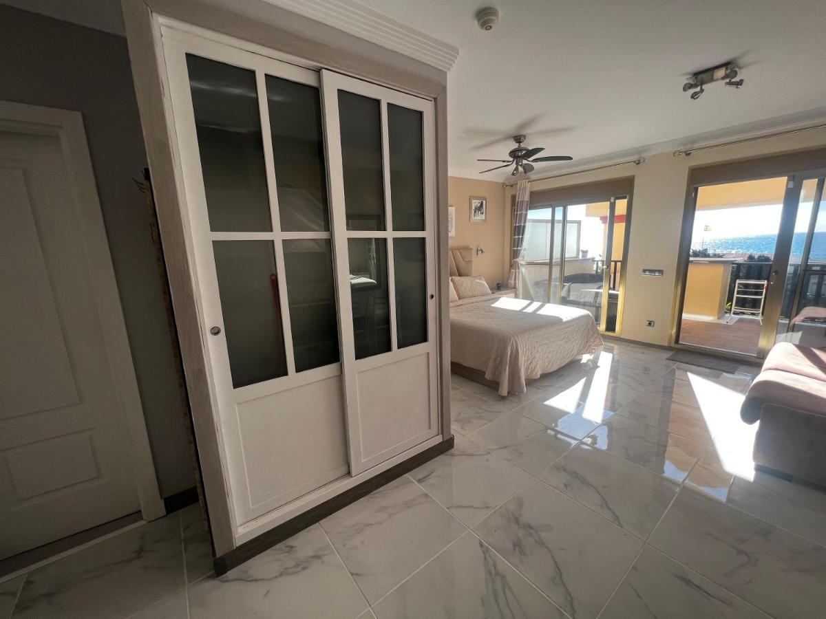 Beachfront Apartment - Sea Views - マルベーリャ エクステリア 写真