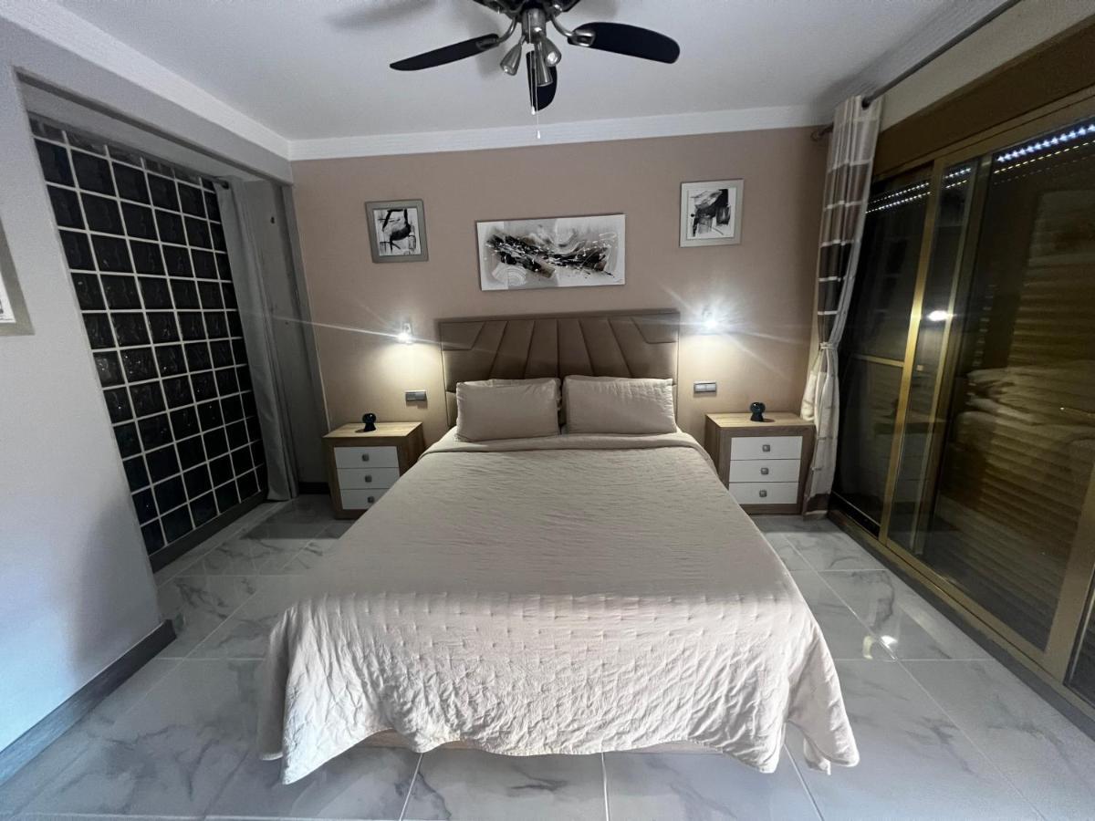 Beachfront Apartment - Sea Views - マルベーリャ エクステリア 写真