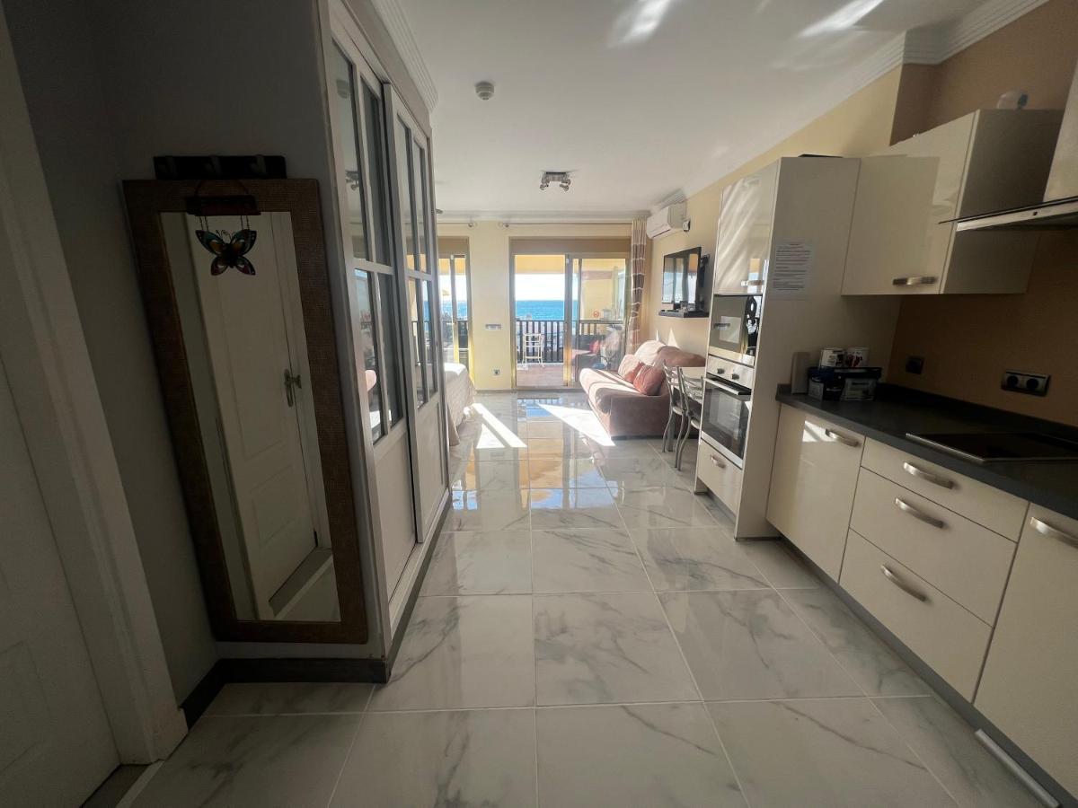 Beachfront Apartment - Sea Views - マルベーリャ エクステリア 写真